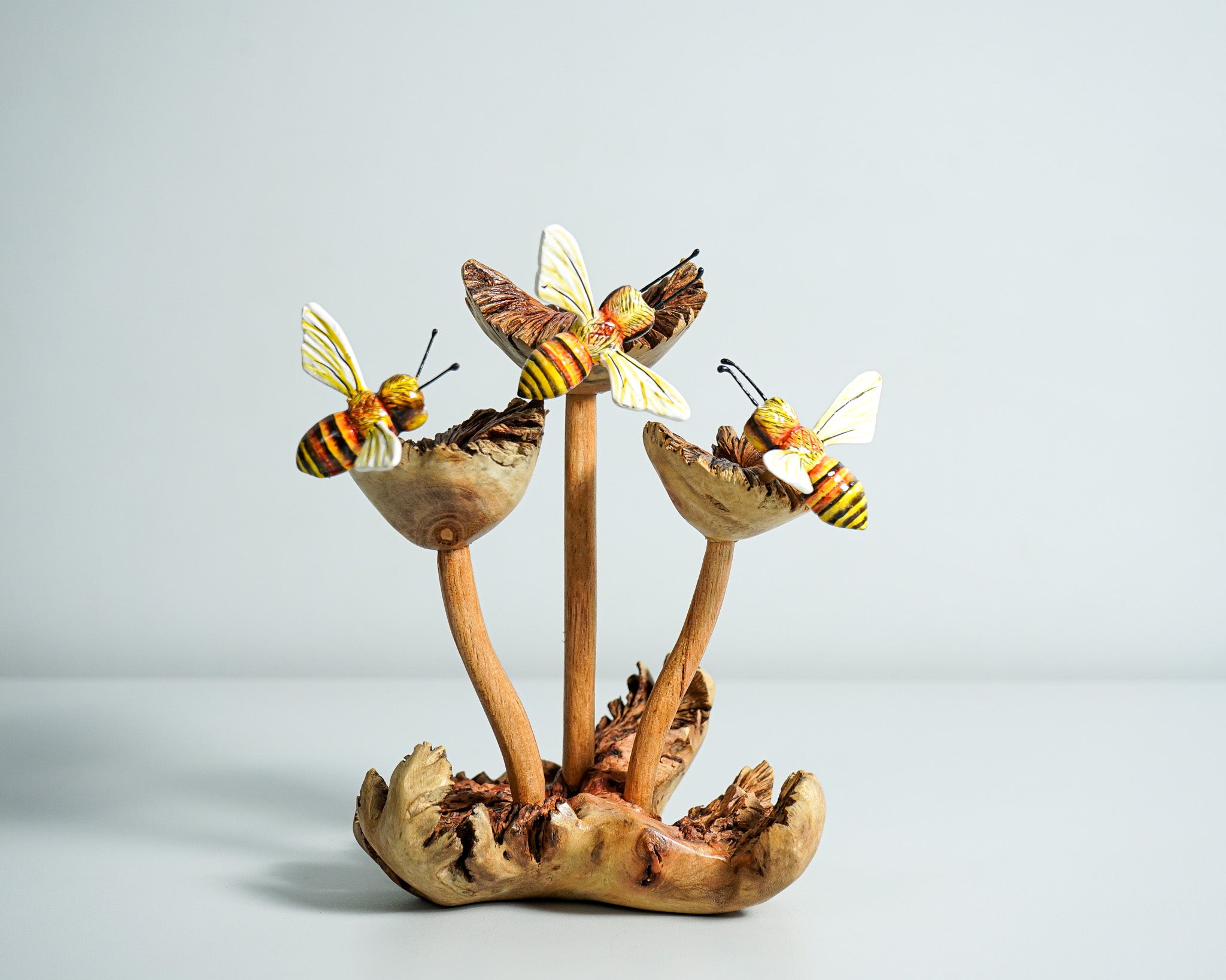 Bee Comb Statue, Bees Figurine, Wood Carving, Painted Bee, Bee Wall Hanging, Unique Animal, Party Decor, Home Decoration, Bridesmaid Gifts