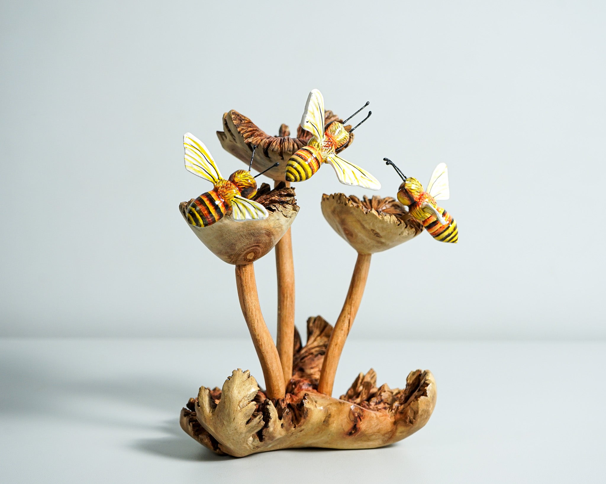 Bee Comb Statue, Bees Figurine, Wood Carving, Painted Bee, Bee Wall Hanging, Unique Animal, Party Decor, Home Decoration, Bridesmaid Gifts