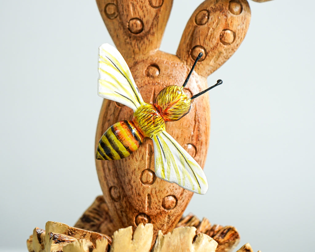 Bee Comb on Cactus Statue, Bees Figurine, Wood Carving, Painted Bee, Animal Wall Decor, Party Decor, Home Decoration, Memorial Gift