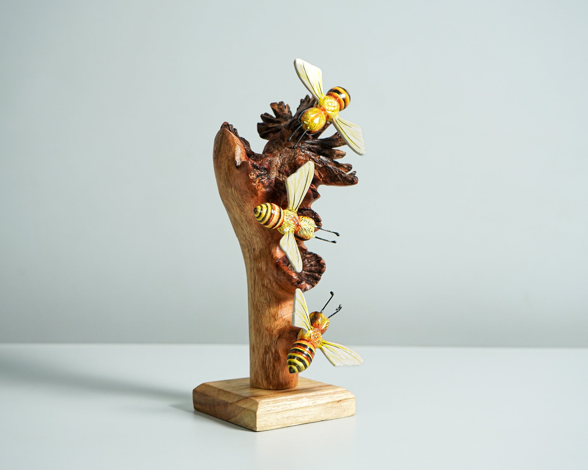 Bee Comb Statue, Bees Figurine, Wood Carving, Painted Bee, Handmade, Bee Wall Hanging, Animal Wall Decor, Home Decoration, Bridesmaid Gifts