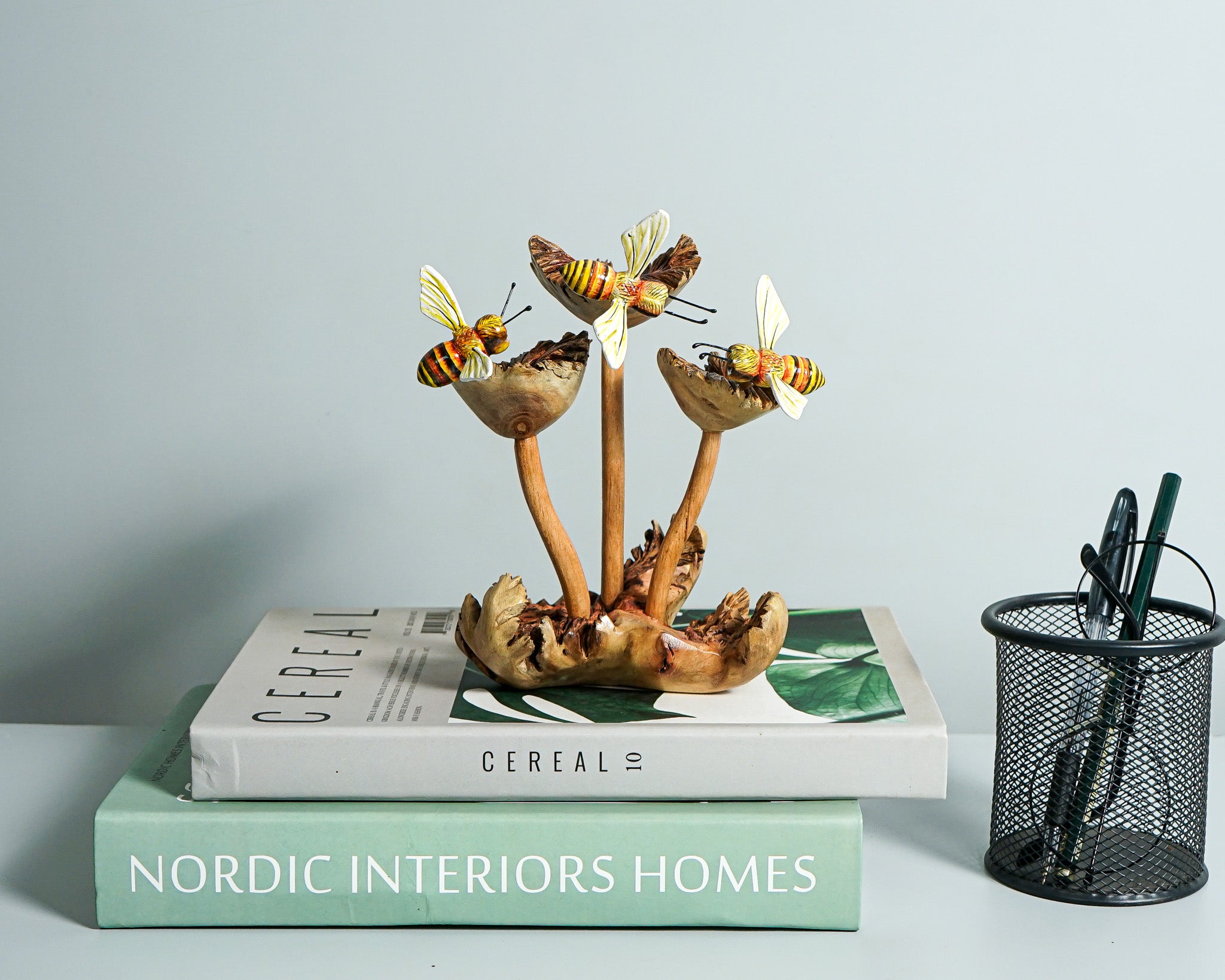 Bee Comb Statue, Bees Figurine, Wood Carving, Painted Bee, Bee Wall Hanging, Unique Animal, Party Decor, Home Decoration, Bridesmaid Gifts