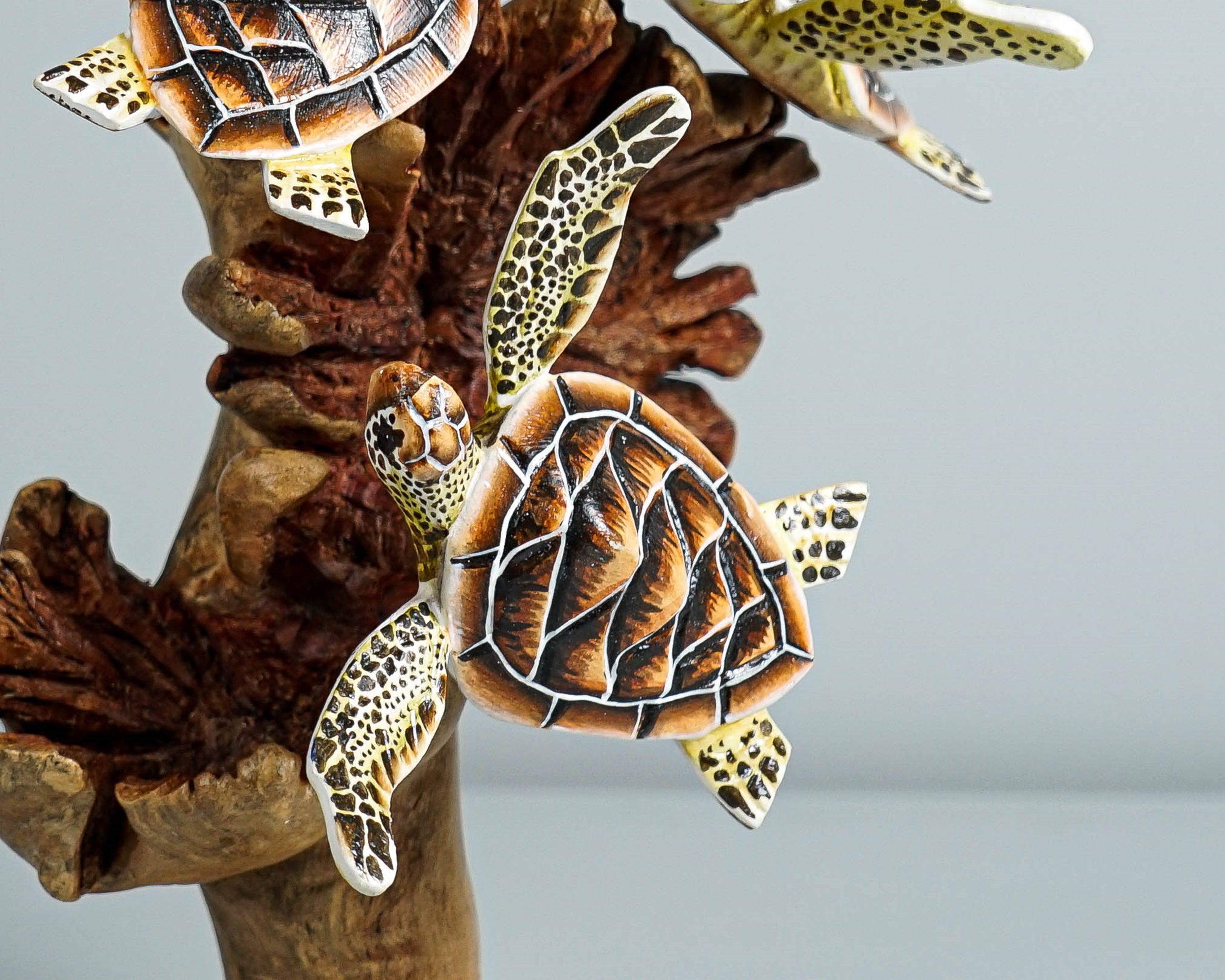 Trio Turtle Sculpture, Sea Turtle, Wood Carving, Ocean, Colorful, Handcrafted, Painted statue, Table Decor, Family Room Decor, Parents Gift