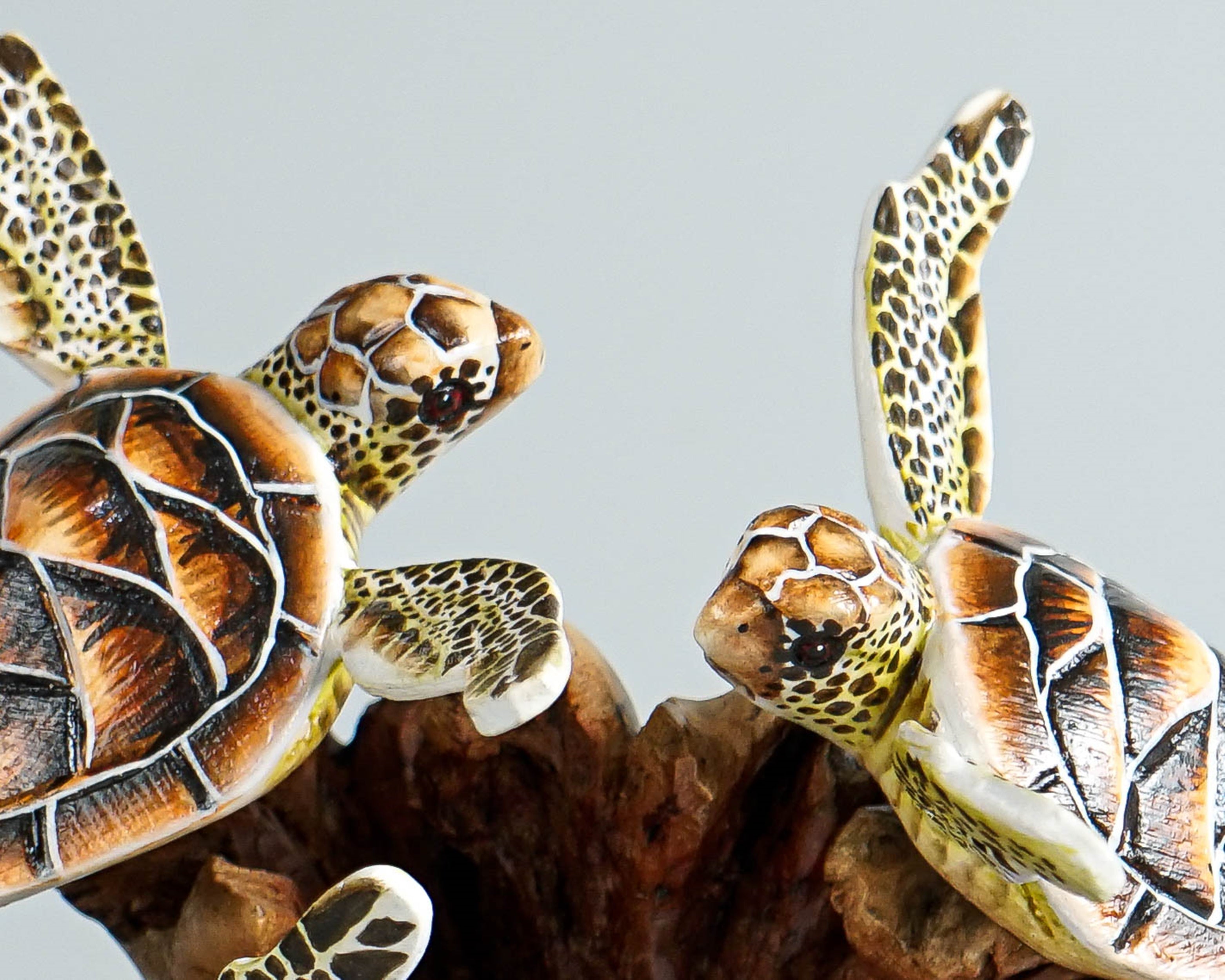 Trio Turtle Sculpture, Sea Turtle, Wood Carving, Ocean, Colorful, Handcrafted, Painted statue, Table Decor, Family Room Decor, Parents Gift