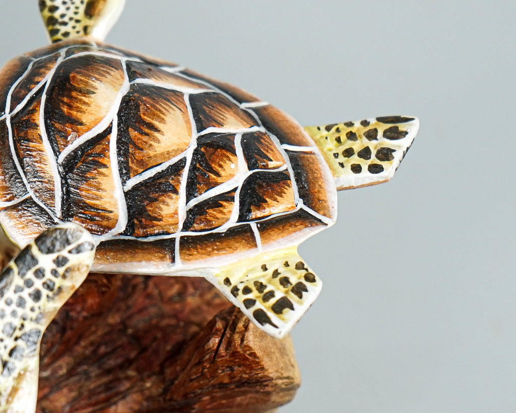 Turtle Sculpture, Family, Sea Turtle, Wood Carving, Ocean, Hand-painted Figurine, Office Desk Decor, Summer, Home Decoration, Family Gift