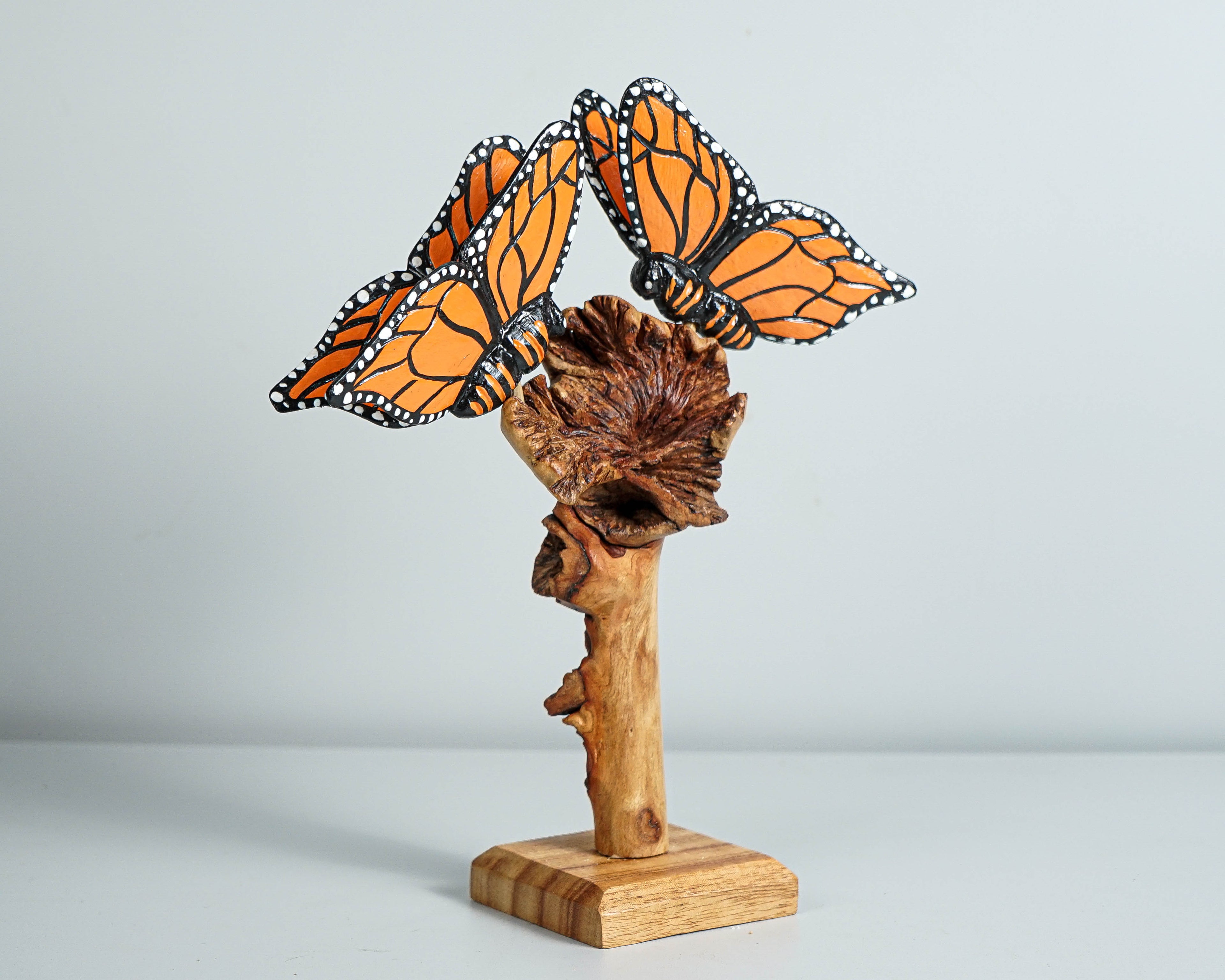 Couple Butterflies Figurine, Wood Carving, Colored Statue, Couple Art, Butterfly Ornaments, Insect, Book Shelf Decor, Engagement Gift