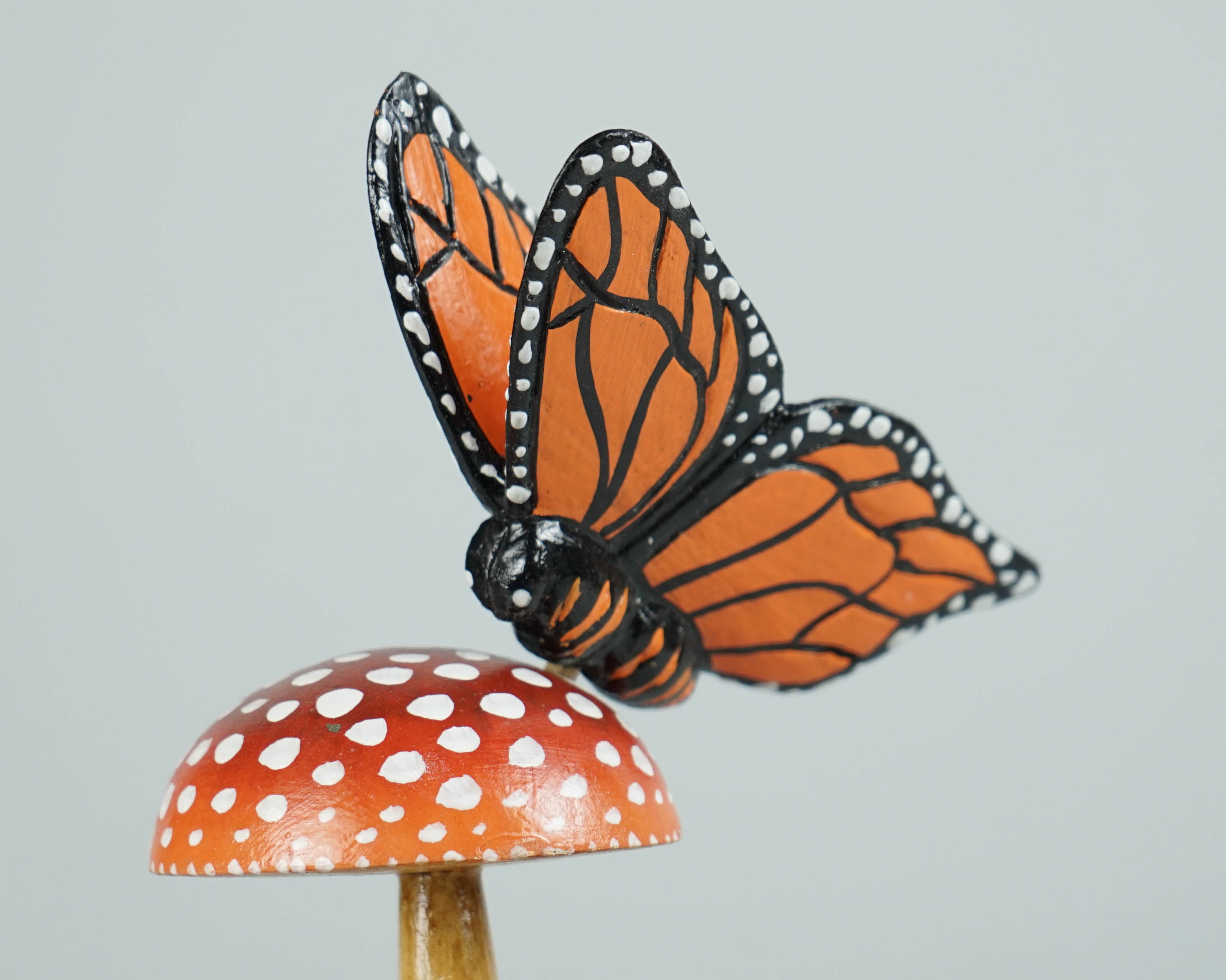 Butterfly on Mushroom Figurine, Painted Butterfly, Wood Carving, Handpainted Butterfly Ornaments, Apartment decor, Insect, Gift for Her