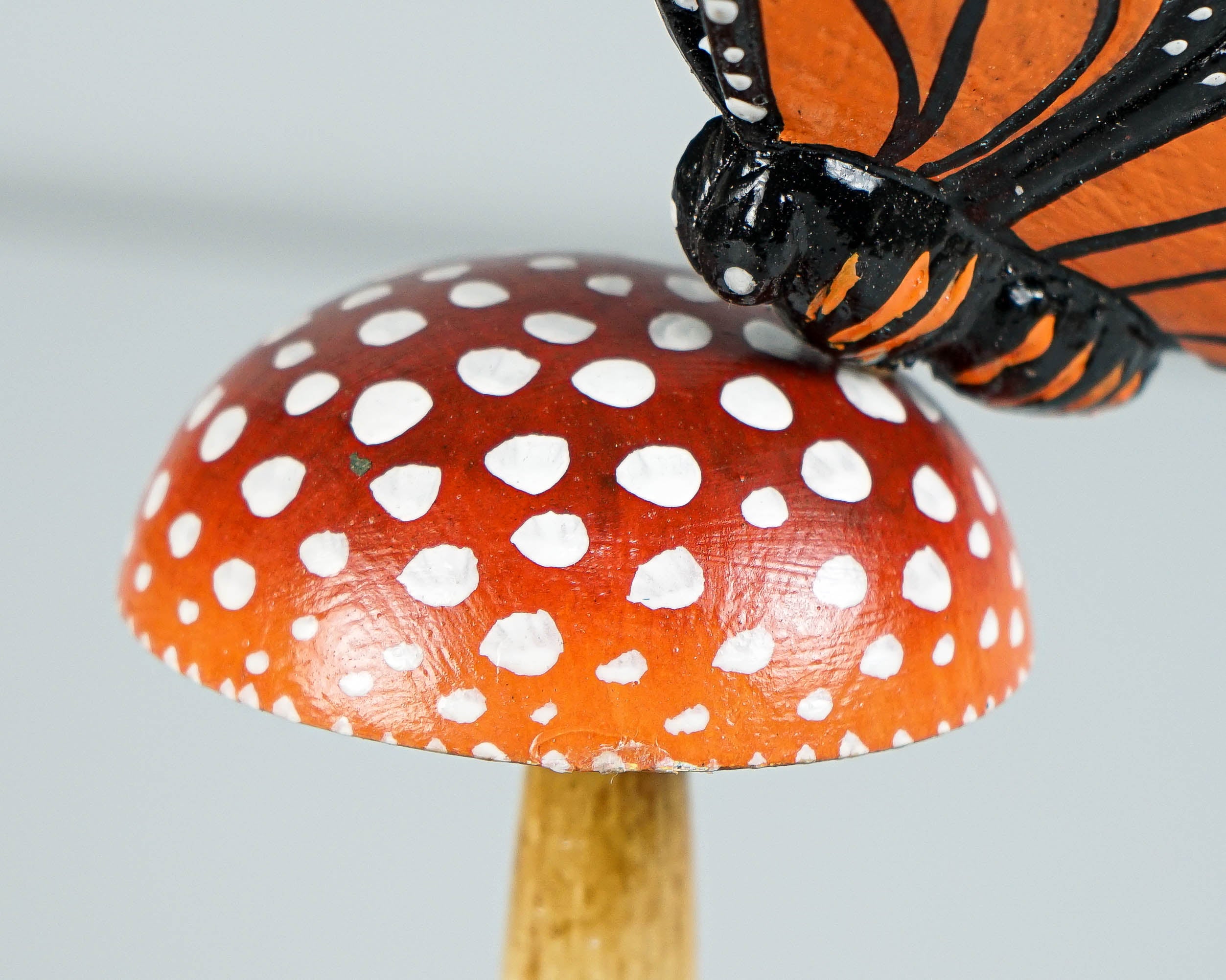 Butterfly on Mushroom Figurine, Painted Butterfly, Wood Carving, Handpainted Butterfly Ornaments, Apartment decor, Insect, Gift for Her