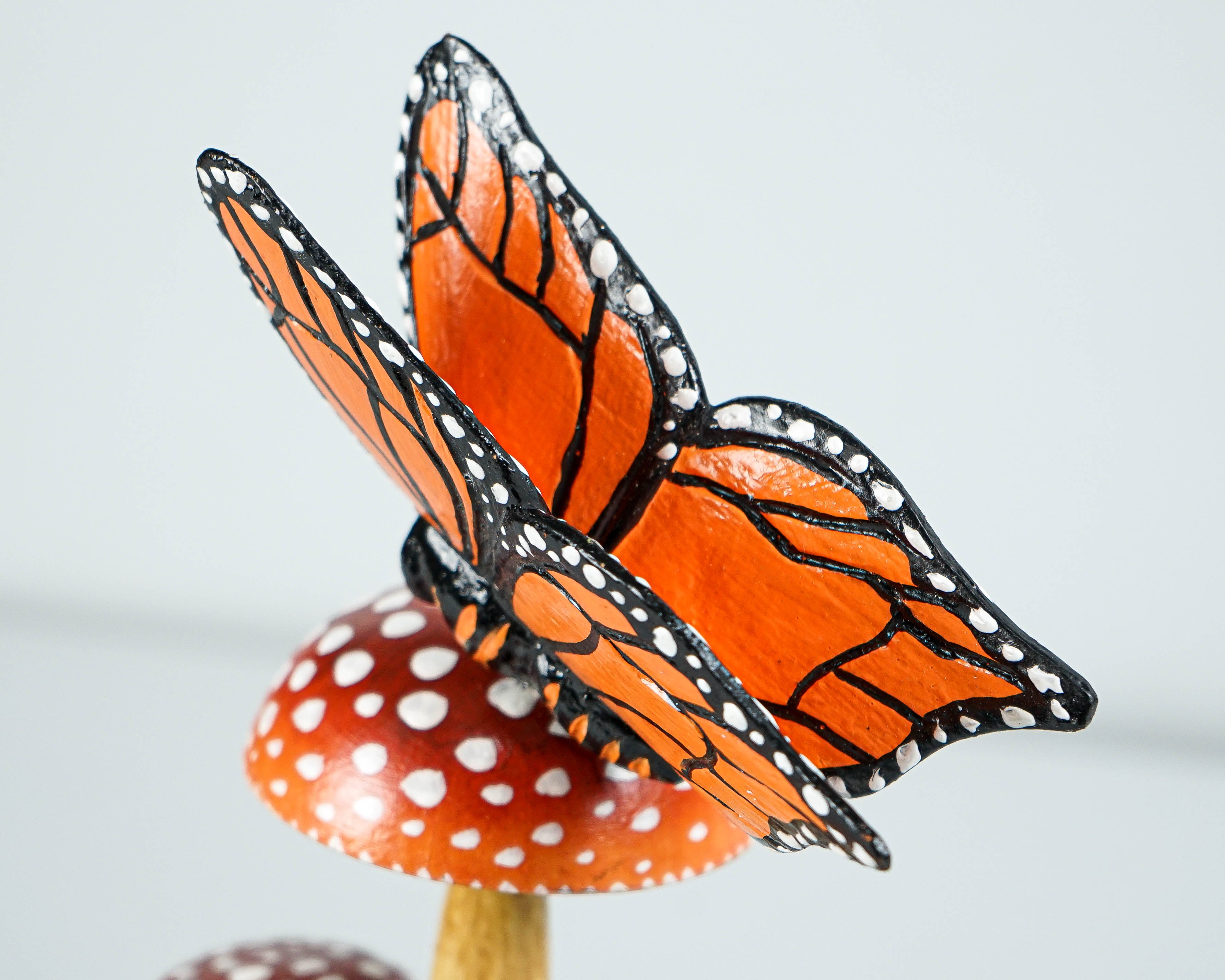 Butterfly on Mushroom Figurine, Painted Butterfly, Wood Carving, Handpainted Butterfly Ornaments, Apartment decor, Insect, Gift for Her
