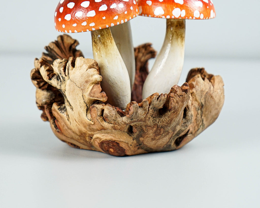 Butterfly on Mushroom Figurine, Painted Butterfly, Wood Carving, Handpainted Butterfly Ornaments, Apartment decor, Insect, Gift for Her
