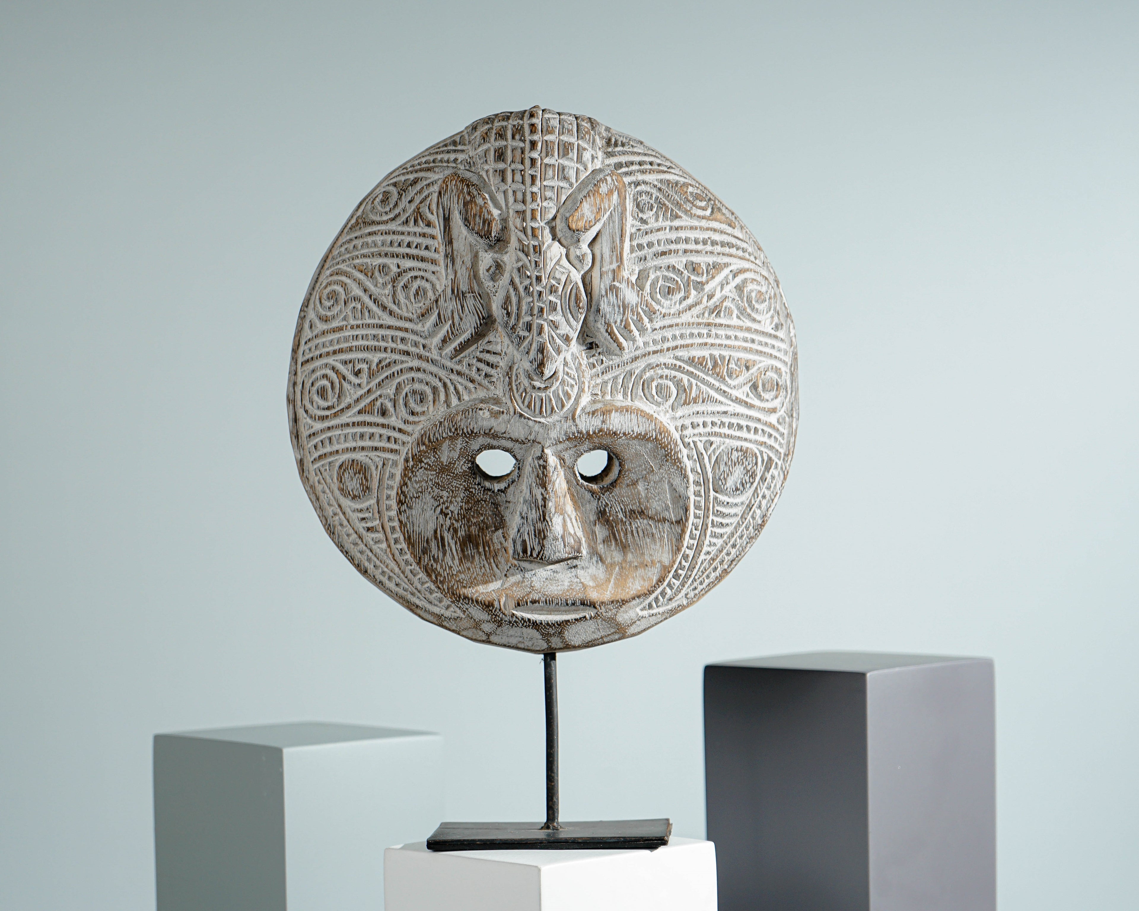 Round Mask of Timor, Primitive, Wall Decor, Wood Carving, Hanging Statue, Handcrafted, Living Room Décor, Halloween Decor, Memorial Gift