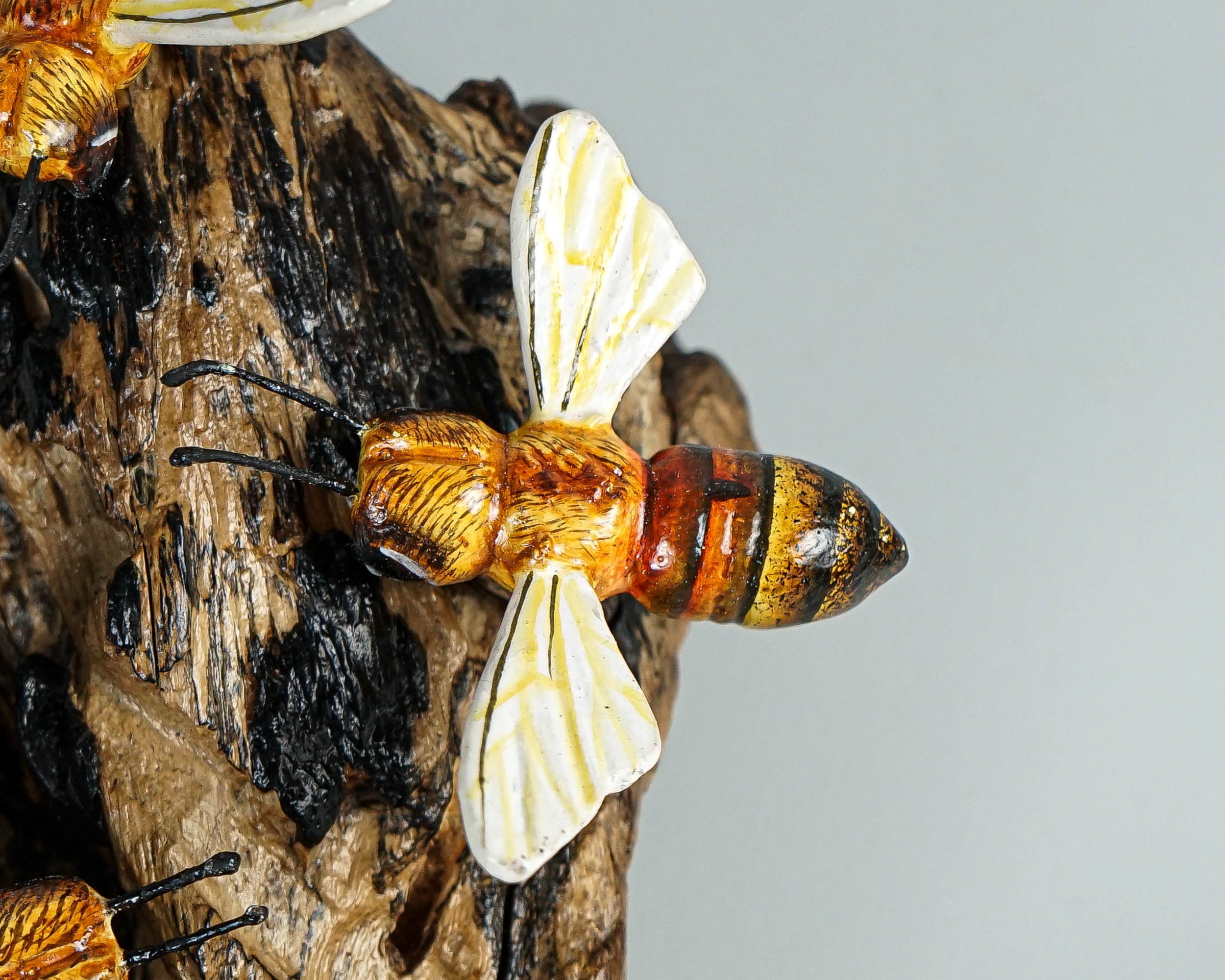 Bee Comb Statue, Bees Figurine, Wood Carving, Handmade, Painted Bee, Bee Wall Hanging, Animal Wall Decor, Unique Decoration, Lucky Gifts