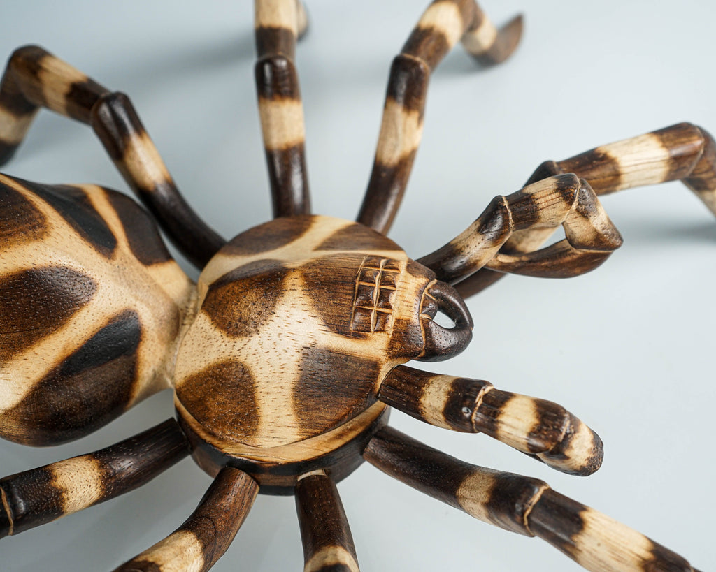 Large Tarantula Wall hanging, Spider Sculpture, Looks Real Animal Sculpture, Giant tarantula, Wall Décor, Interior Decor, Gift for Boss