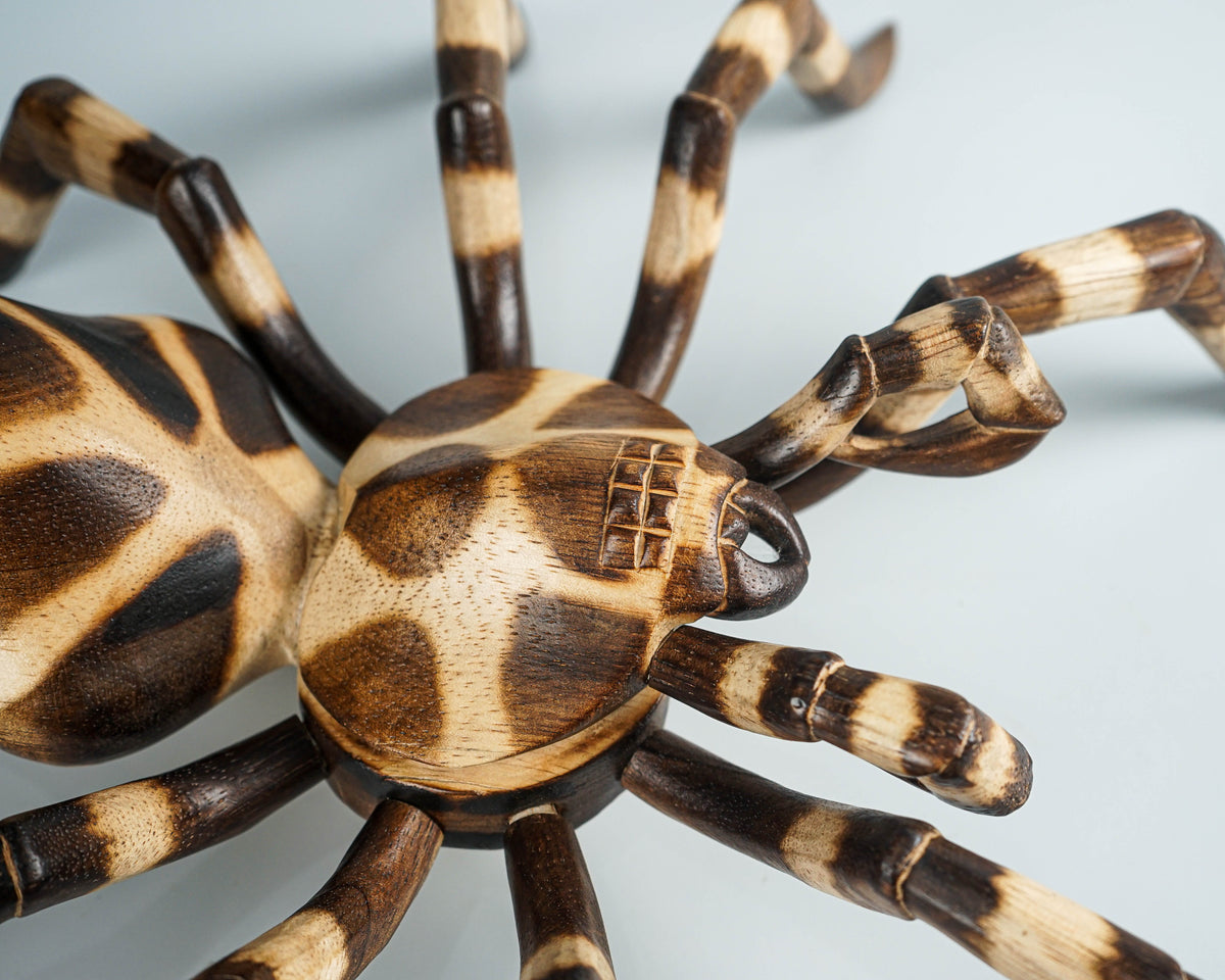 Large Tarantula Wall hanging, Spider Sculpture, Looks Real Animal Sculpture, Giant tarantula, Wall Décor, Interior Decor, Gift for Boss