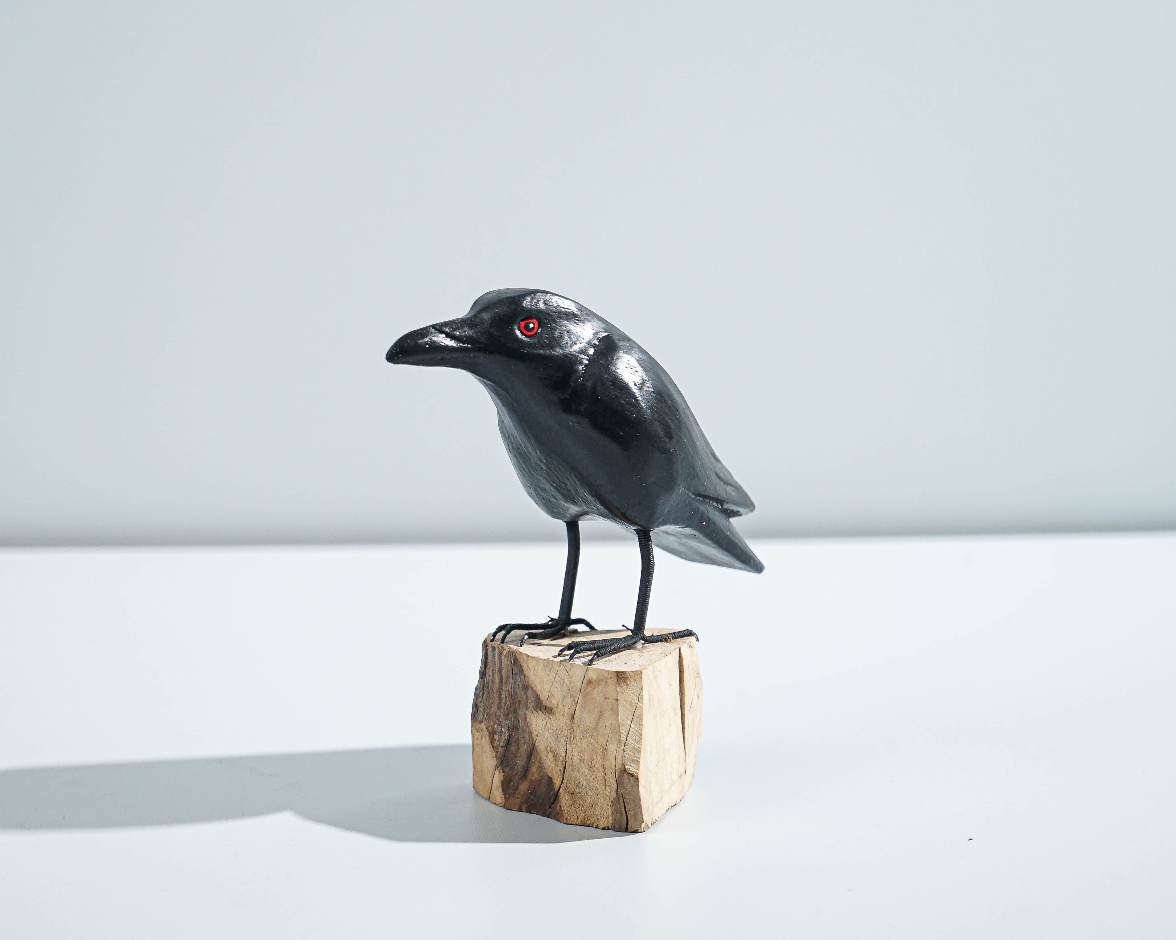 Raven Bird Statue, Painted Wood Carving, Wooden Bird, Handcrafted, Woodland, Animal Ornament, Crow, Apartment Decor, Grandfather Gift