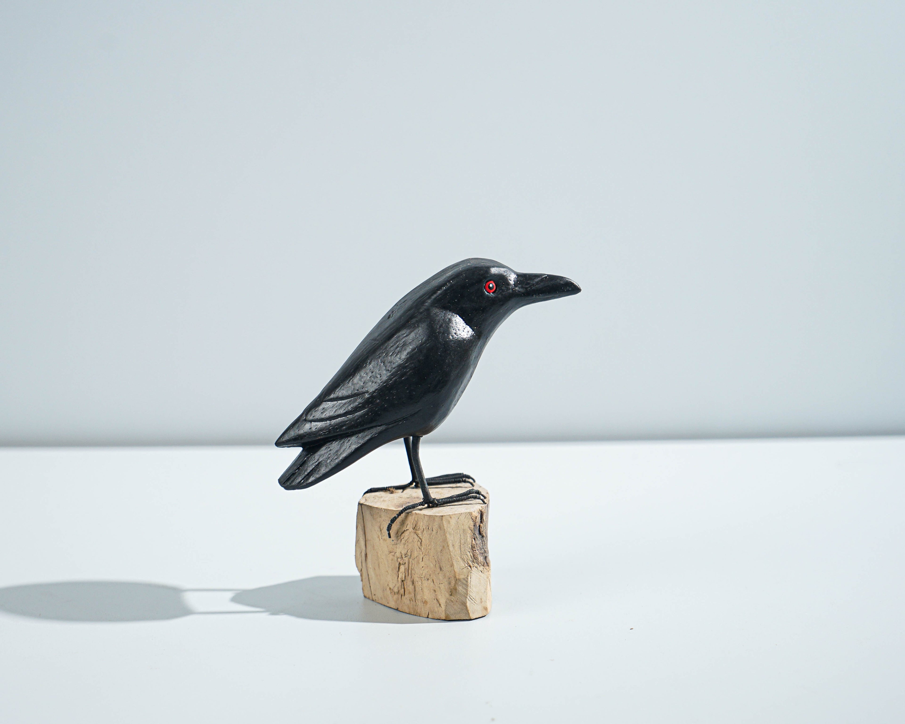 Raven Bird Statue, Painted Wood Carving, Wooden Bird, Handcrafted, Woodland, Animal Ornament, Crow, Apartment Decor, Grandfather Gift