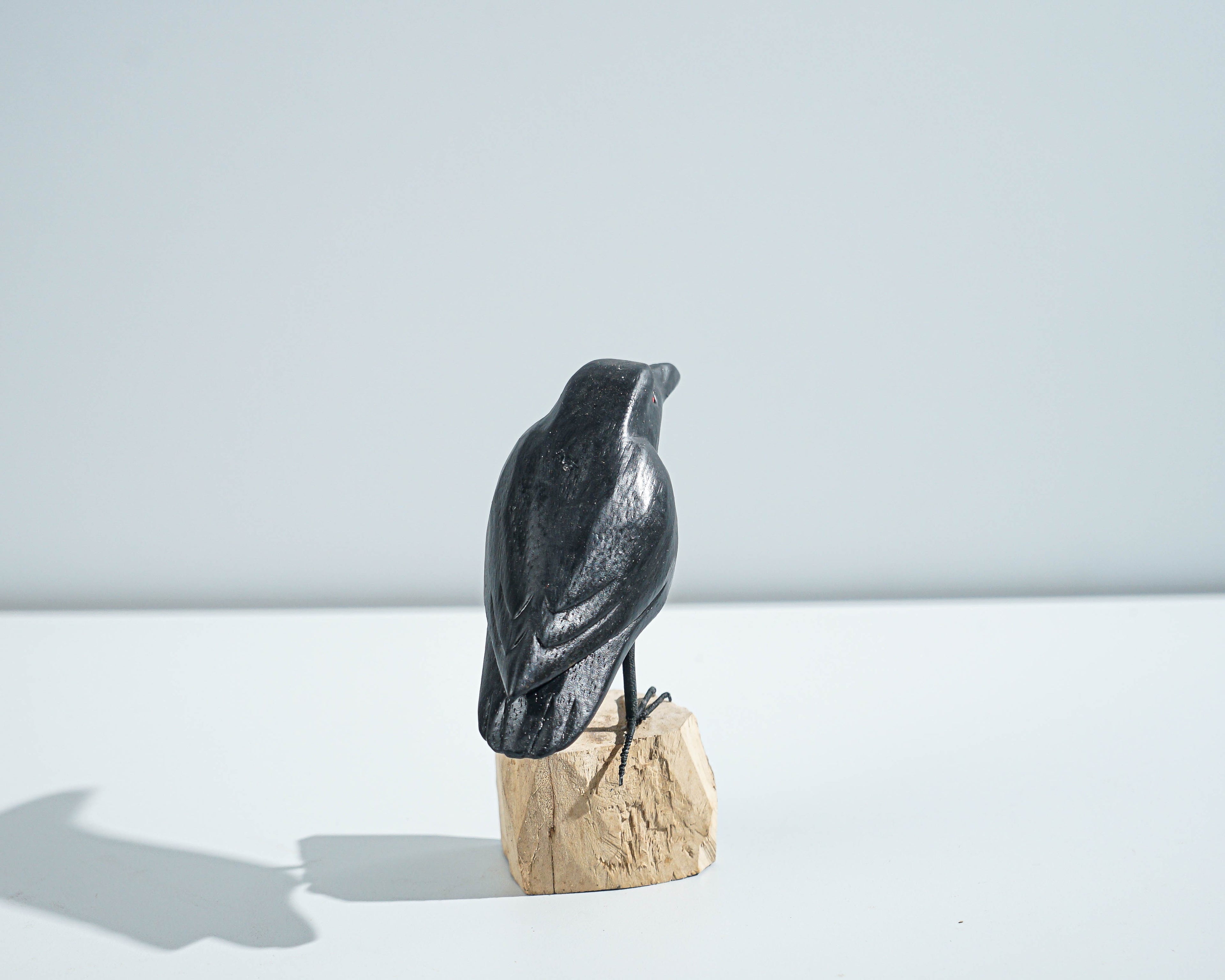 Raven Bird Statue, Painted Wood Carving, Wooden Bird, Handcrafted, Woodland, Animal Ornament, Crow, Apartment Decor, Grandfather Gift