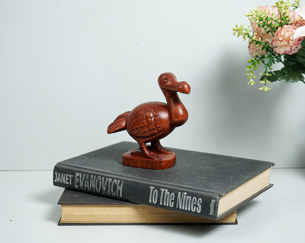 Wooden Dodo Bird Statue, Dodo Bird figurine,  Animal Sculpture, Wood Carving, Hand Carved, Living Room Decor, Gift for Friend, Gift for Son