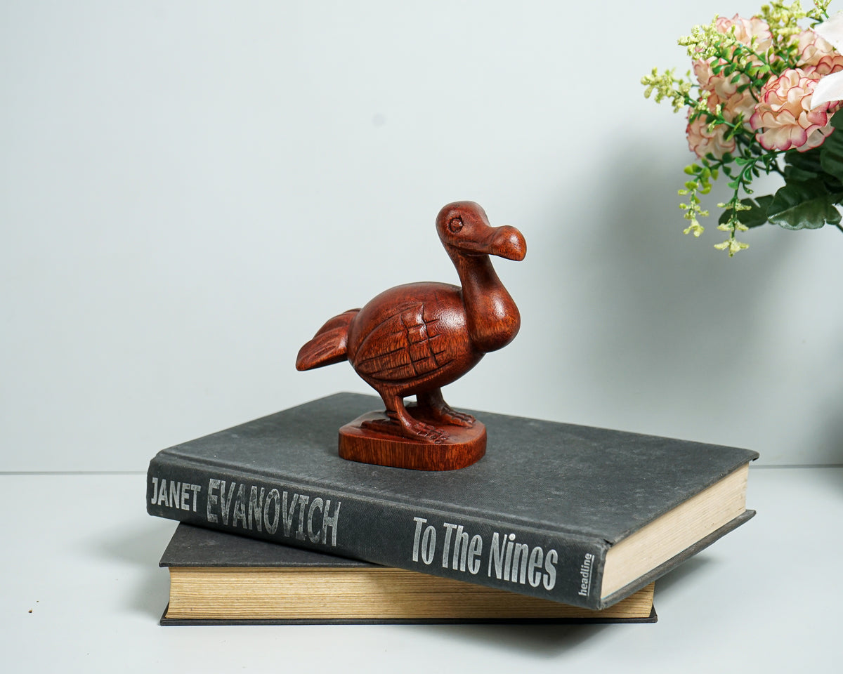 Wooden Dodo Bird Statue, Dodo Bird figurine,  Animal Sculpture, Wood Carving, Hand Carved, Living Room Decor, Gift for Friend, Gift for Son