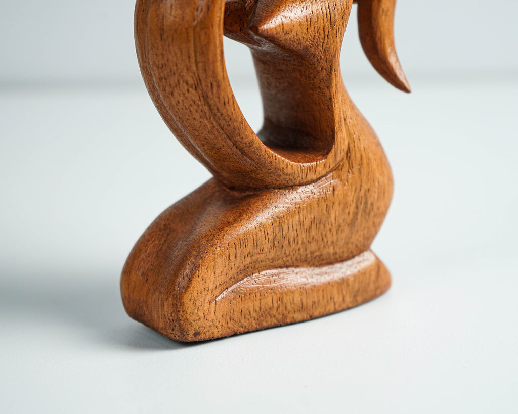 Kissing Couple Abstract Statue, Modern Art, Wood Carving, Artwork, Handmade Statue, Modern Abstract, Wedding Decoration, Couples Gift