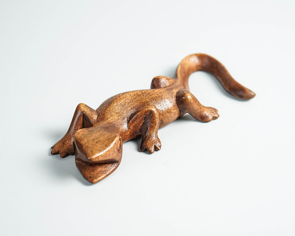 Gecko Sculpture, Animal Statue, Wood Carving, Artwork, Natural Piece, Handcrafted, Miniature, Wooden Statue, Living Room Decor, Gift for Him