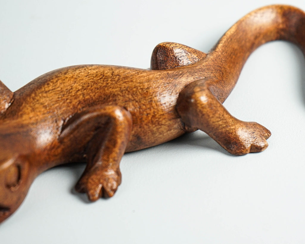 Gecko Sculpture, Animal Statue, Wood Carving, Artwork, Natural Piece, Handcrafted, Miniature, Wooden Statue, Living Room Decor, Gift for Him