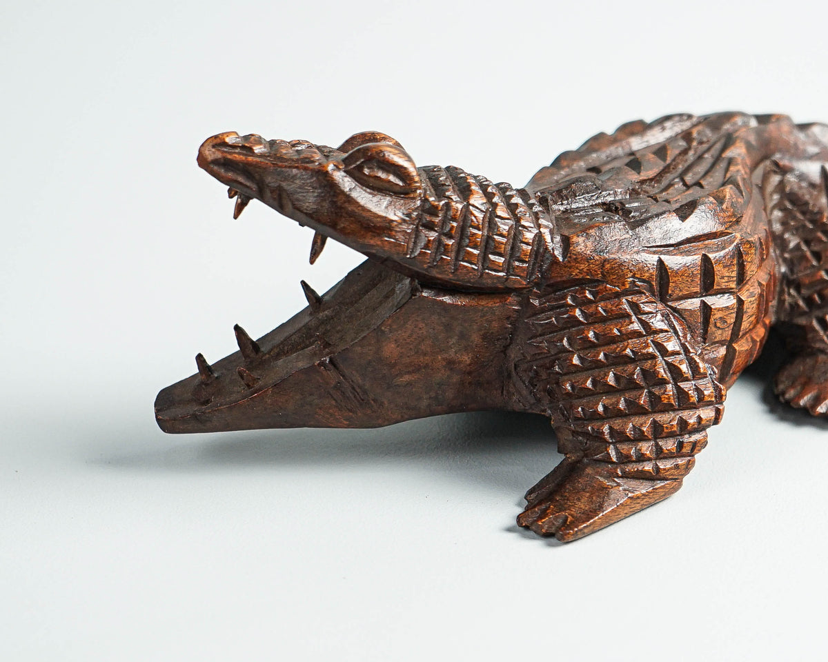 Crocodile Sculpture, Animal Statue, Alligator, Wood Carving, Wooden Statue, Wild Animal, Living Room Decor, Gift for Sister, Special Gift
