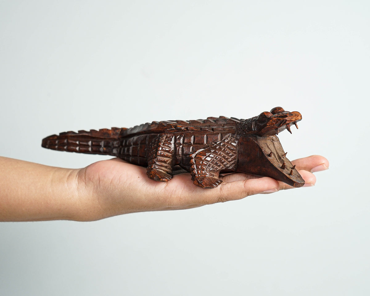 Crocodile Sculpture, Animal Statue, Alligator, Wood Carving, Wooden Statue, Wild Animal, Living Room Decor, Gift for Sister, Special Gift