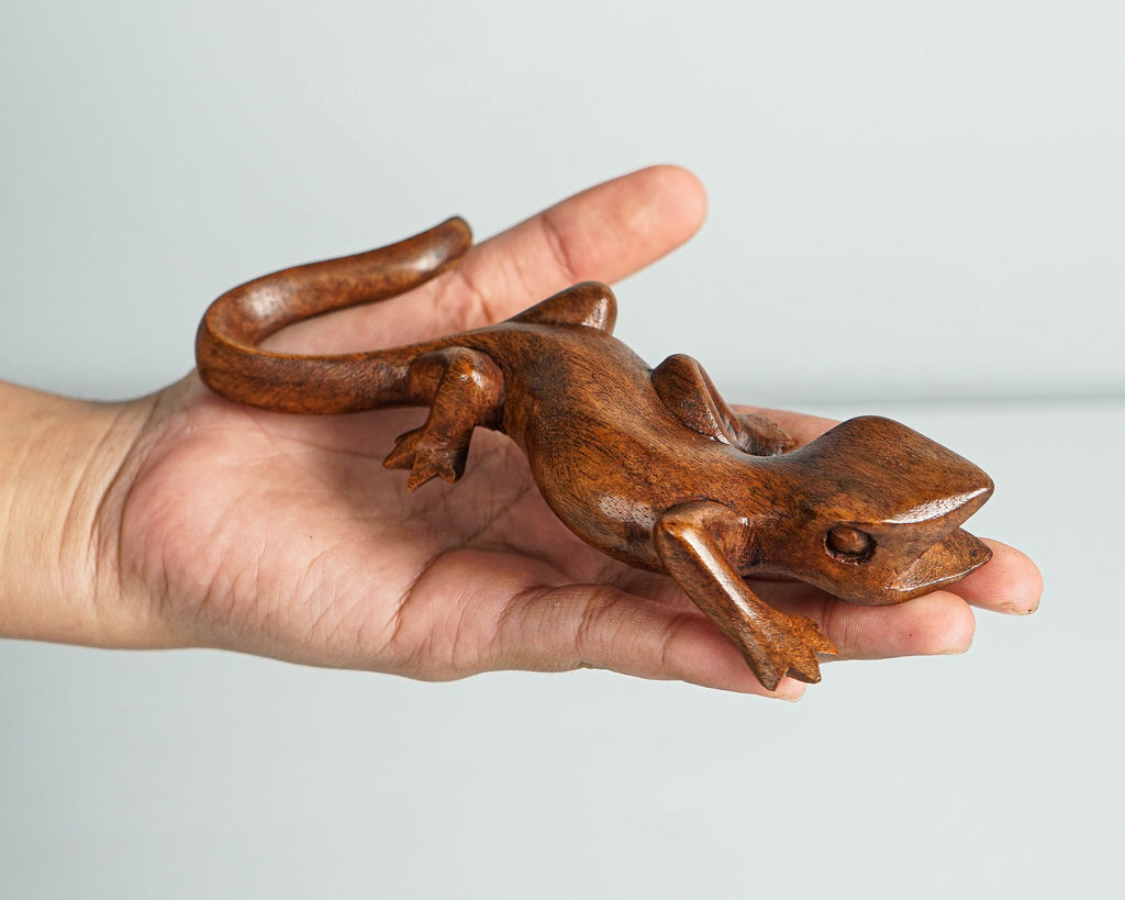 Gecko Sculpture, Animal Statue, Wood Carving, Artwork, Natural Piece, Handcrafted, Miniature, Wooden Statue, Living Room Decor, Gift for Him
