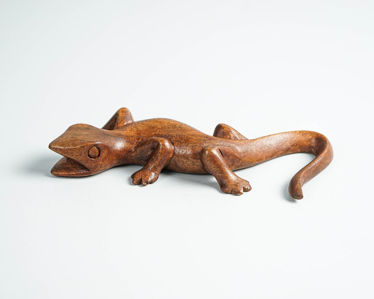 Gecko Sculpture, Animal Statue, Wood Carving, Artwork, Natural Piece, Handcrafted, Miniature, Wooden Statue, Living Room Decor, Gift for Him